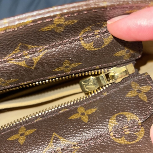 Louis Vuitton tote - Picture 2 of 7